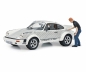 Preview: Schuco 450024900 – 1:18 Porsche 911 Walter Röhrl x911 inkl. Figur