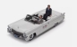 Preview: Sun Star 4707 - 1:18 Lincoln Continental Mk III Convertible, metallic-hellgrau, John F.Kennedy in Oregon mit 2 Figuren, 1958