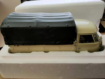 Schuco 450037200 - 1:18 Volkswagen T1 Pritschen-Wagen beige