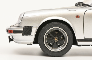 Schuco 450669900 - 1:12 Porsche 911 Coupé 3.2 silber