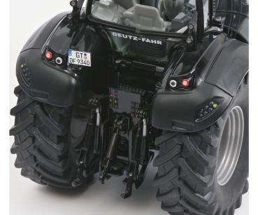 Schuco 450777800 - 1:32 Deutz-Fahr 9340 Warrior