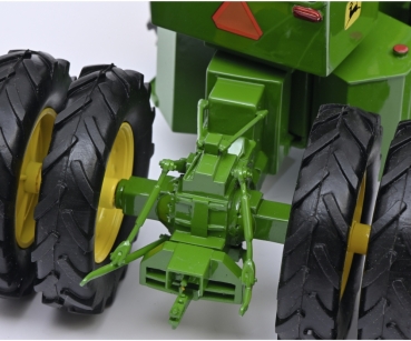 Preview: Schuco 450916500 - 1:32 John Deere 7520 grün