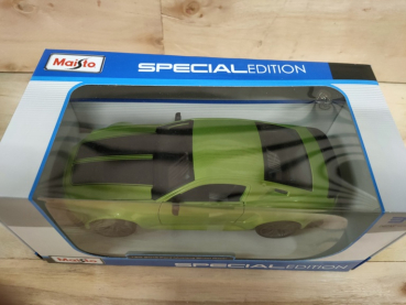 Preview: Maisto 31506 - 1:24 FORD Mustang Street Racer - 2014 - greenmetallic -