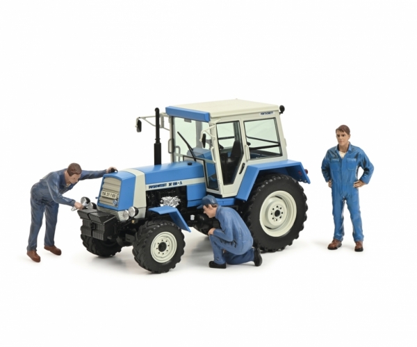 Schuco 450782600 – 1:32 Fortschritt ZT 323 inkl. 3 Figuren