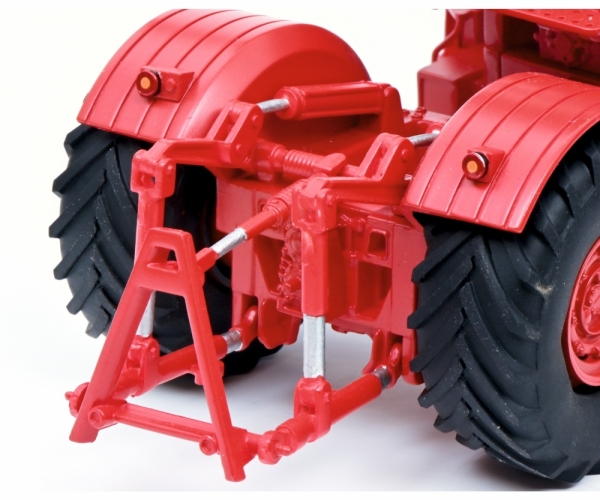 Schuco 450912100 - 1:32 Kirovets K-700, rot