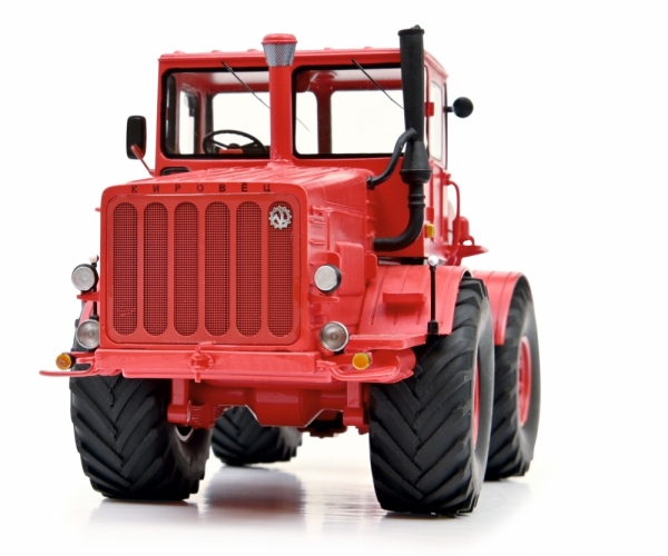 Schuco 450912100 - 1:32 Kirovets K-700, rot