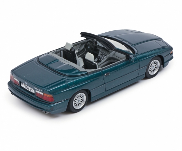 Schuco 450915000 – 1:43 BMW 850i Cabriolet grün
