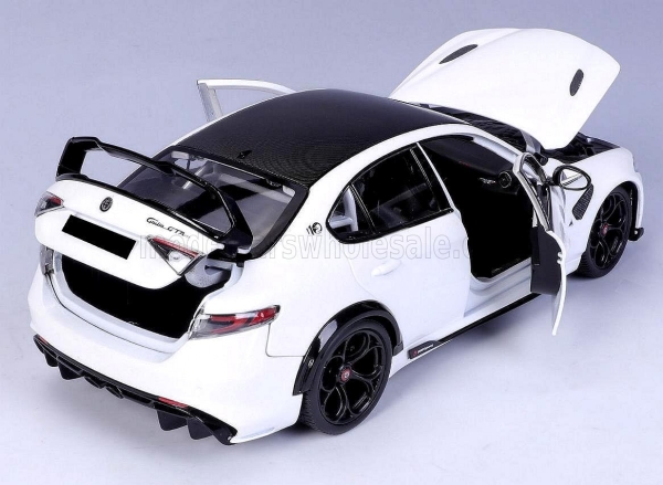 Bburago 18-11049w - 1:18 Alfa Romeo Giulia GTAm bianco trofeo weiß