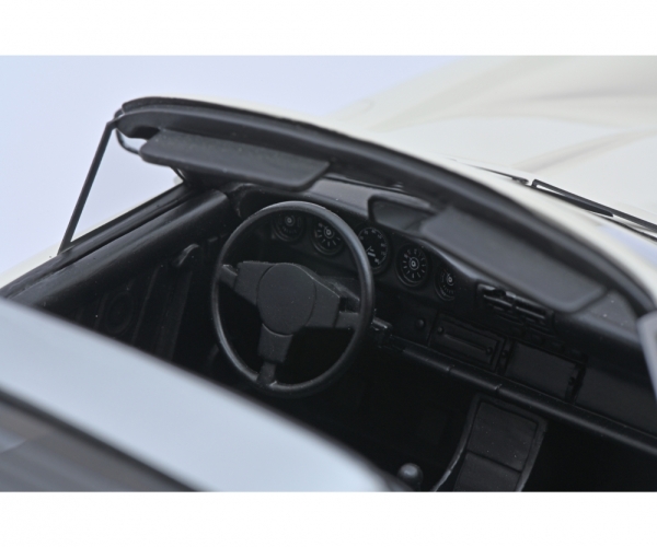Schuco 450025700 – 1:18 Porsche 911 Targa weiß