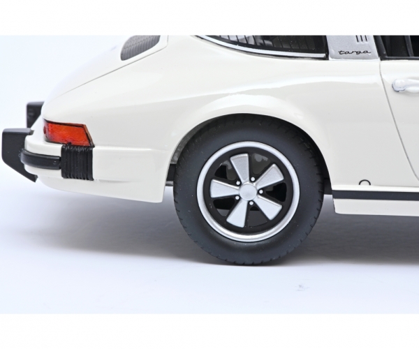 Schuco 450025700 – 1:18 Porsche 911 Targa weiß