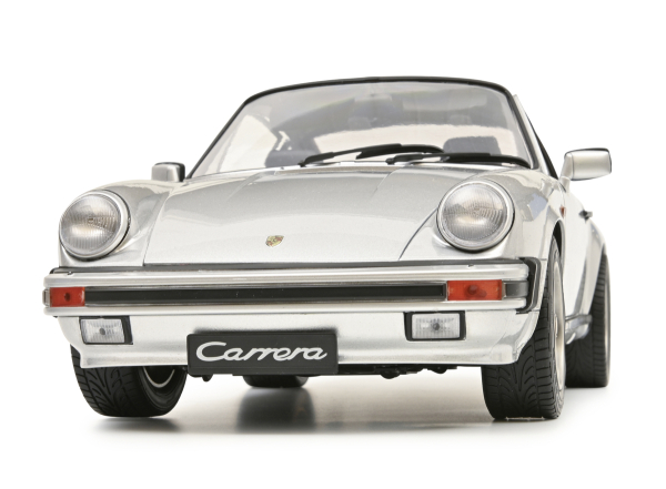 Schuco 450669900 - 1:12 Porsche 911 Coupé 3.2 silber