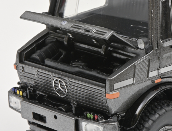 Schuco 450775300 - 1:32 MB Unimog U1600 grau