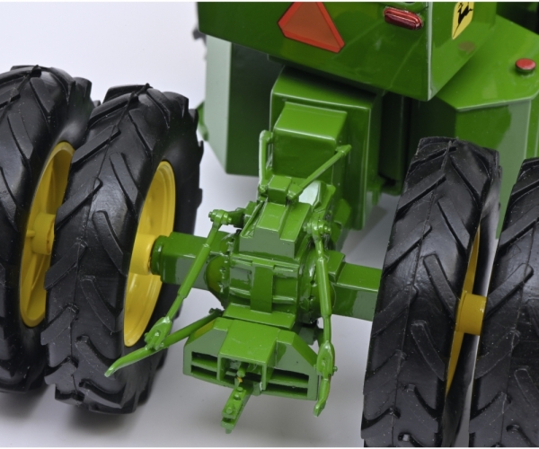 Schuco 450916500 - 1:32 John Deere 7520 grün