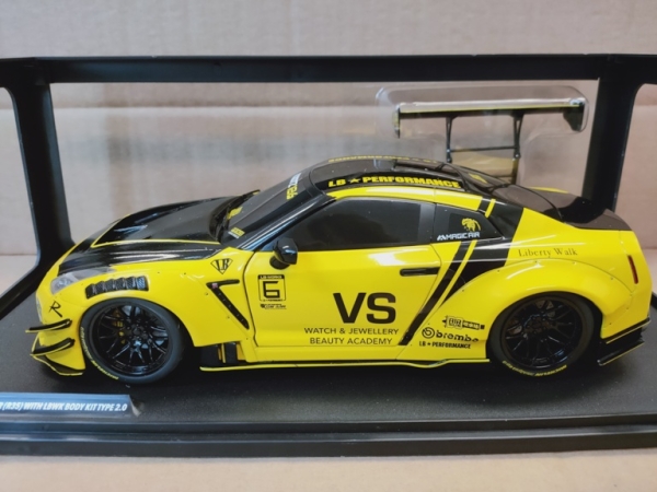 Solido 421186334 - 1:18 Nissan GT-R (R35) Liberty Walk gelb-schwarz