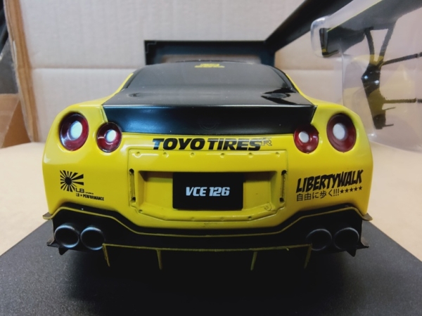 Solido 421186334 - 1:18 Nissan GT-R (R35) Liberty Walk gelb-schwarz