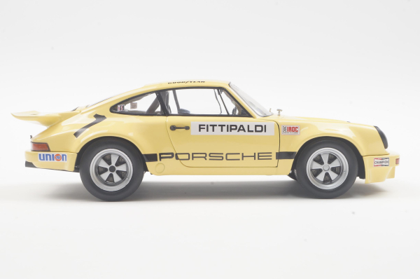 Solido 421186459 - 1:18 Porsche 911 IROC gelb #1 Fittipaldi