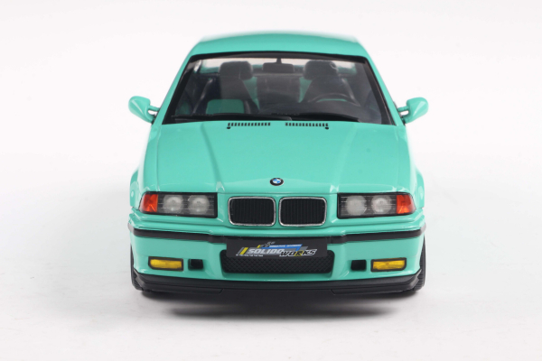 Solido 421186519 - 1:18 BMW E36 M3 coupe mintgrün