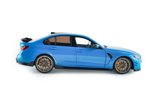 Solido 421186606 - 1:18 BMW M3 (G80) blau Performance Parts – DAYTONA BEACH BLUE – 2024