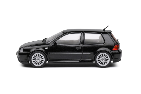Solido 421437890 - 1:43 VW Golf IV R32 black magic 2003