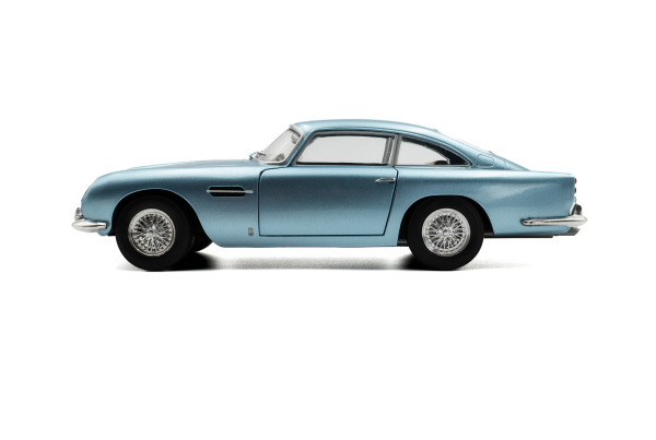 Solido 421186498 - 1:18 Aston Martin DB5 hellblau metallic 1964