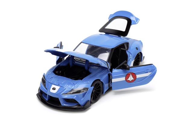 Jada 253255051 - 1:24 Robotech M Sterling´20 Toyota Supra mit Figur