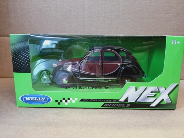 WELLY 24009 - 1:24 Citroen 2CV 6 Charleston, dunkelrot/schwarz