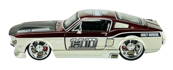 Maisto 32168 - 1:24 Ford Mustang GT silber/dunkelrot 1967 Harley-Davidson
