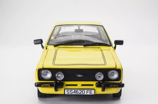 SunStar 4620R - 1:18 Ford Escort MKII Sport 1975 signalgelb