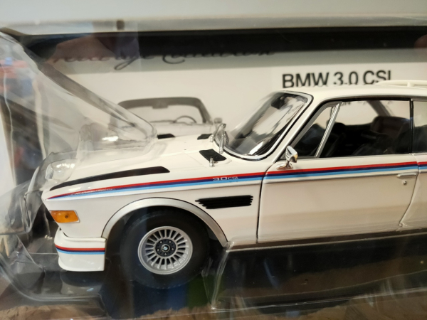 Minichamps 80432411550 - 1:18 BMW 3.0 CSI 1973, Heritage Collection Händler-Version