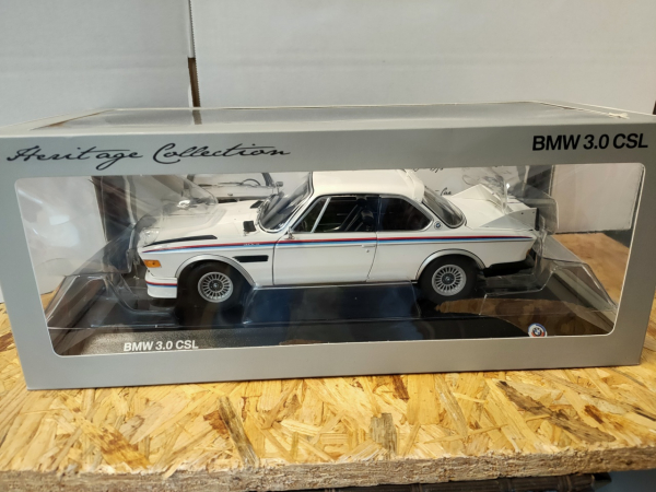 Minichamps 80432411550 - 1:18 BMW 3.0 CSI 1973, Heritage Collection Händler-Version
