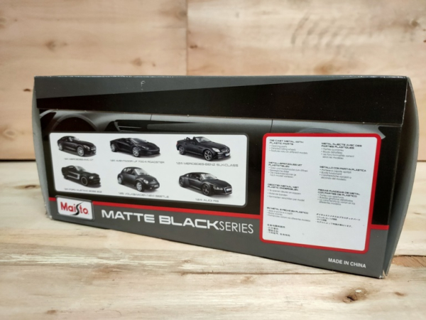 Maisto 31134 - 1:24 Mercedes AMG GT MATTE BLACK Series