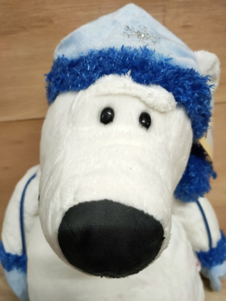 Sweety Toys 80503 - Kuscheltier Eisbär weiß ca. 50 cm mit Mütze und Handschuhen, Plüsch